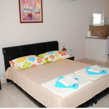 Apartments Anne Petrovac Bagian luar foto
