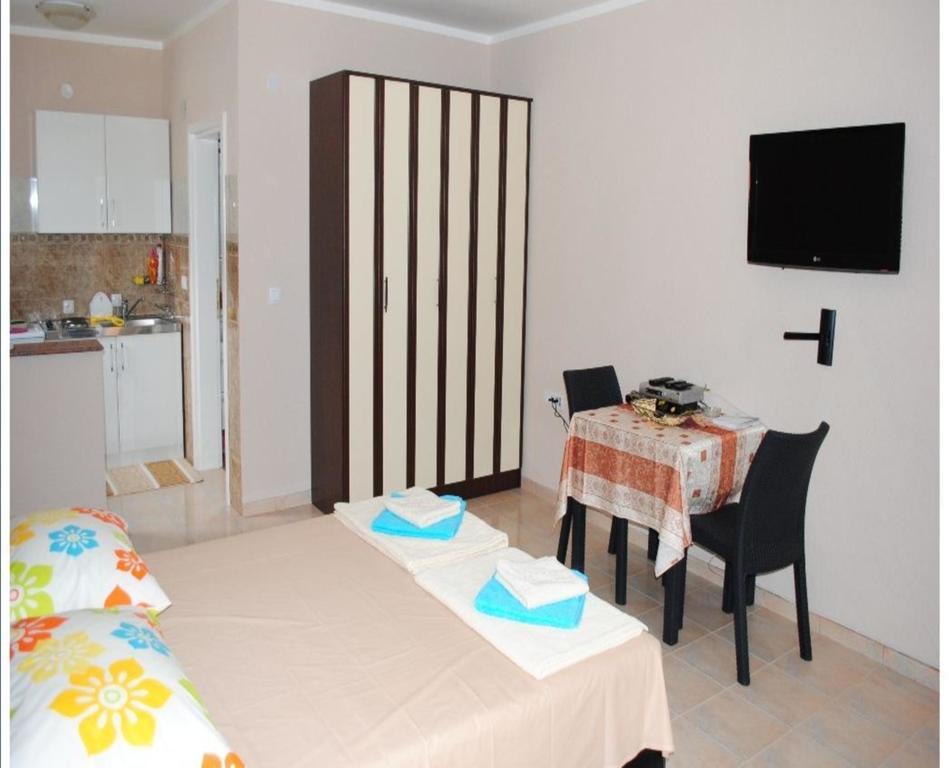Apartments Anne Petrovac Ruang foto